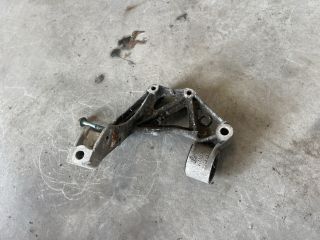 bontott SEAT IBIZA III Bal Lengőkar Tartó