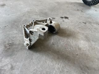 bontott SEAT IBIZA III Bal Lengőkar Tartó