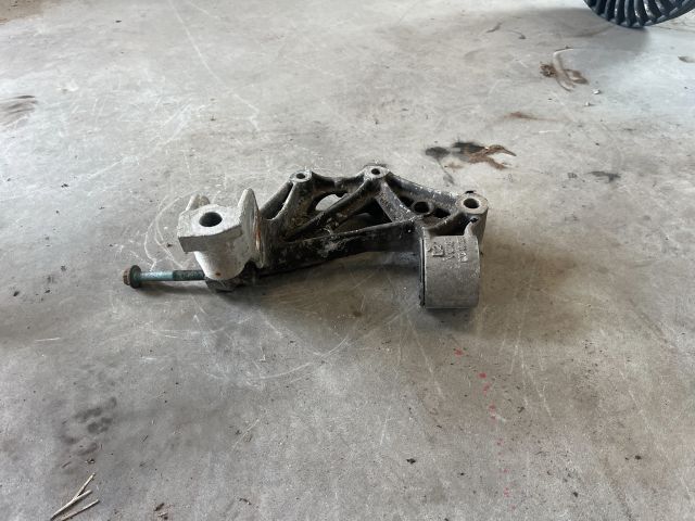 bontott SEAT IBIZA III Bal Lengőkar Tartó