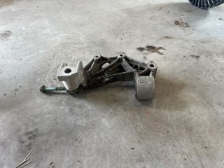 bontott SEAT IBIZA III Bal Lengőkar Tartó