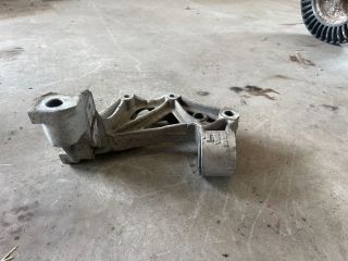 bontott SEAT IBIZA III Bal Lengőkar Tartó