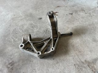 bontott SEAT IBIZA III Bal Lengőkar Tartó