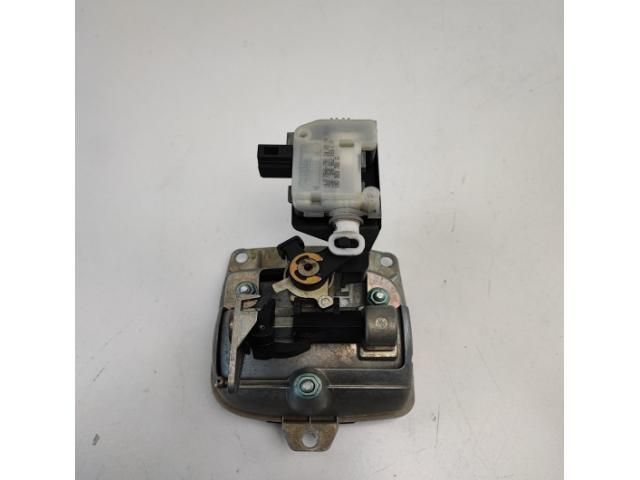 bontott SEAT IBIZA III Csomagtér Nyitó Kar / Gomb