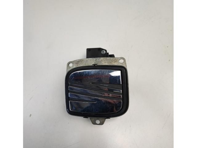 bontott SEAT IBIZA III Csomagtér Nyitó Kar / Gomb