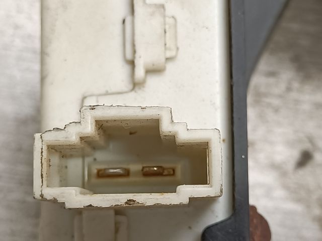 bontott SEAT IBIZA III Csomagtér Nyitó Kar / Gomb