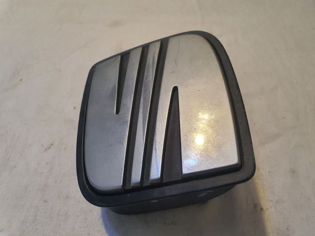 bontott SEAT IBIZA III Csomagtérajtó Kilincs