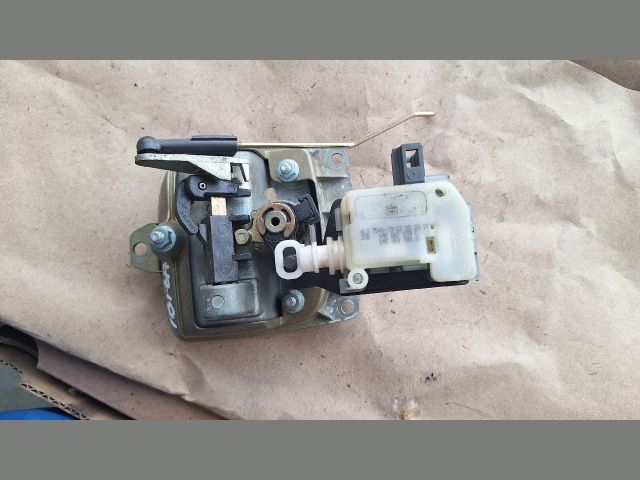 bontott SEAT IBIZA III Csomagtérajtó Kilincs