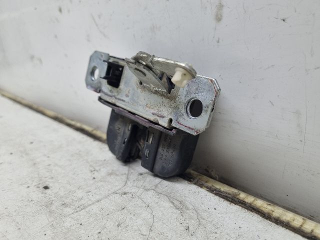 bontott SEAT IBIZA III Csomagtérajtó Zárszerkezet