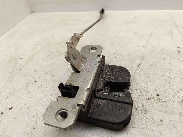 bontott SEAT IBIZA III Csomagtérajtó Zárszerkezet