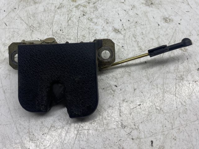 bontott SEAT IBIZA III Csomagtérajtó Zárszerkezet