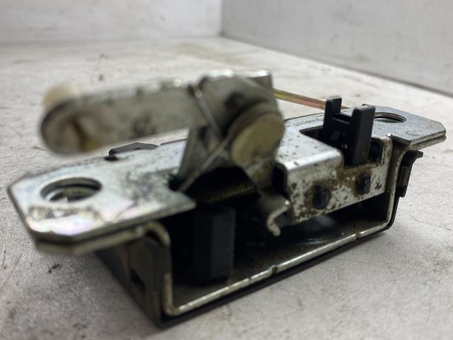 bontott SEAT IBIZA III Csomagtérajtó Zárszerkezet