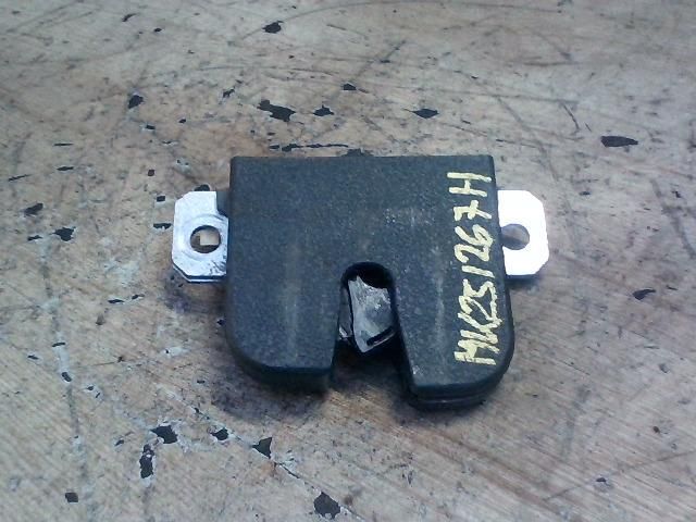 bontott SEAT IBIZA III Csomagtérajtó Zárszerkezet