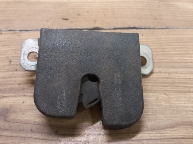 bontott SEAT IBIZA III Csomagtérajtó Zárszerkezet