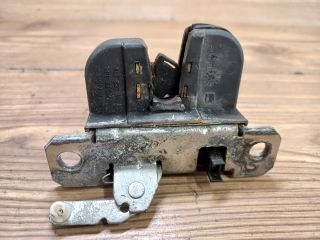 bontott SEAT IBIZA III Csomagtérajtó Zárszerkezet