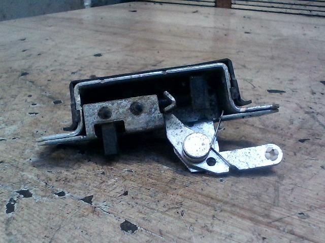 bontott SEAT IBIZA III Csomagtérajtó Zárszerkezet