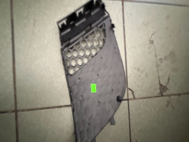 bontott SEAT IBIZA III Első Lökhárító Jobb Díszrács