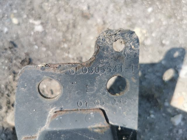 bontott SEAT IBIZA III Első Lökhárító Merevítő (Fém)