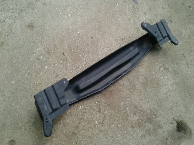 bontott SEAT IBIZA III Első Lökhárító Merevítő (Fém)