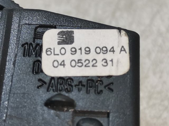 bontott SEAT IBIZA III Fényszórómagasság Állító Kapcsoló