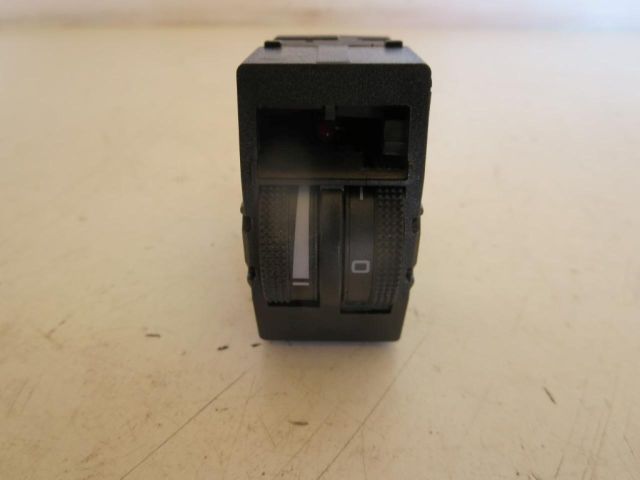 bontott SEAT IBIZA III Fényszórómagasság Állító Kapcsoló