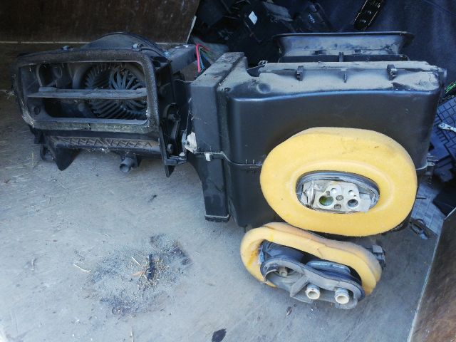 bontott SEAT IBIZA III Fűtés Box