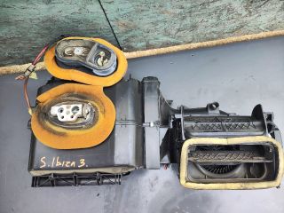 bontott SEAT IBIZA III Fűtés Box