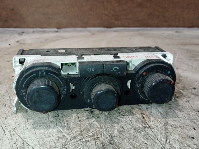 bontott SEAT IBIZA III Fűtéskapcsoló (manuális klímás)