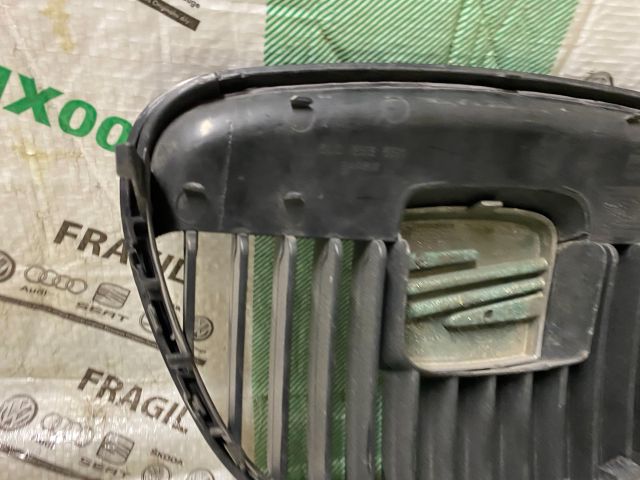 bontott SEAT IBIZA III Hűtőrács