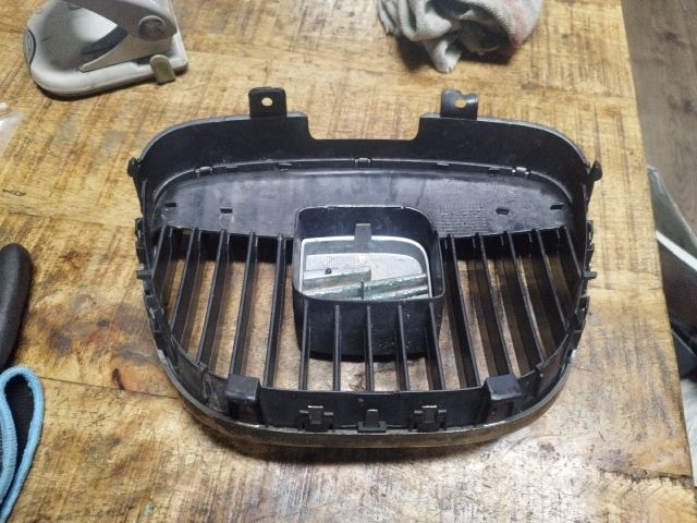 bontott SEAT IBIZA III Hűtőrács