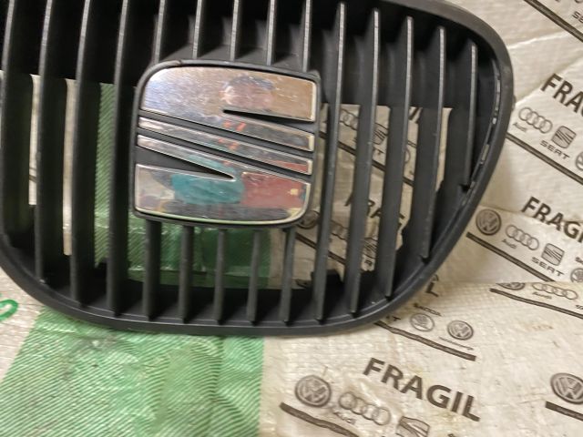 bontott SEAT IBIZA III Hűtőrács