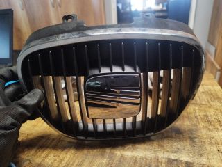 bontott SEAT IBIZA III Hűtőrács