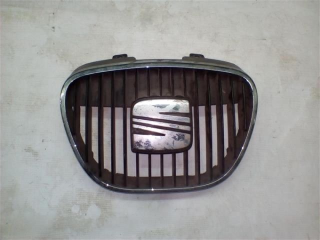 bontott SEAT IBIZA III Hűtőrács