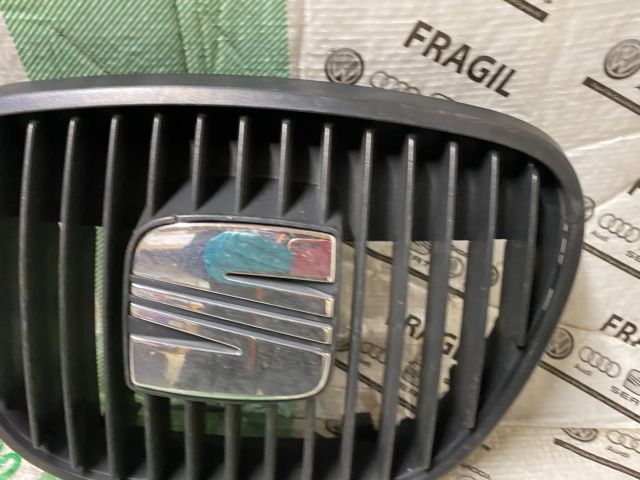 bontott SEAT IBIZA III Hűtőrács