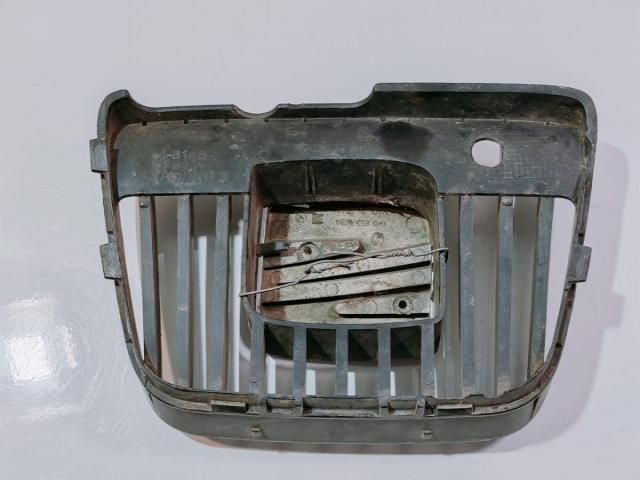 bontott SEAT IBIZA III Hűtőrács