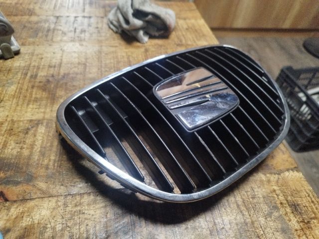 bontott SEAT IBIZA III Hűtőrács