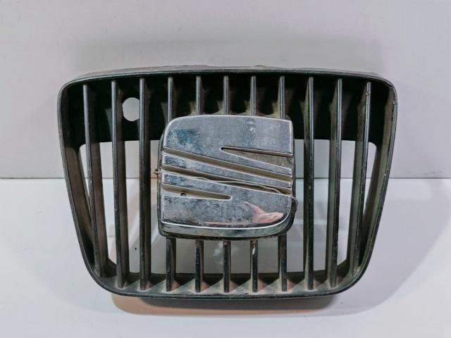 bontott SEAT IBIZA III Hűtőrács