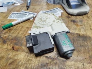 bontott SEAT IBIZA III Jobb első Ablakemelő Motor