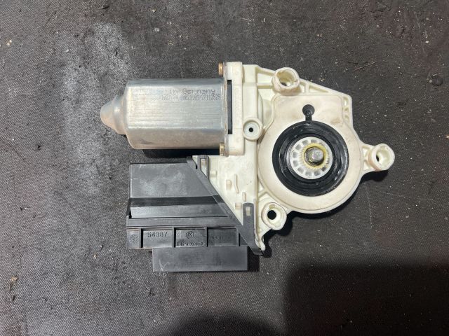 bontott SEAT IBIZA III Jobb első Ablakemelő Motor