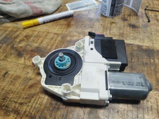 bontott SEAT IBIZA III Jobb első Ablakemelő Motor