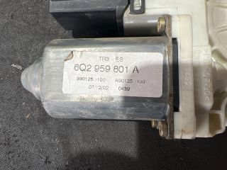 bontott SEAT IBIZA III Jobb első Ablakemelő Motor