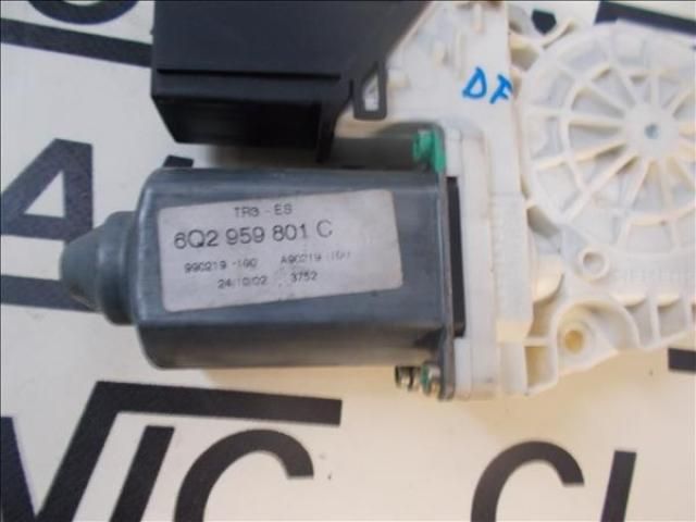 bontott SEAT IBIZA III Jobb első Ablakemelő Motor