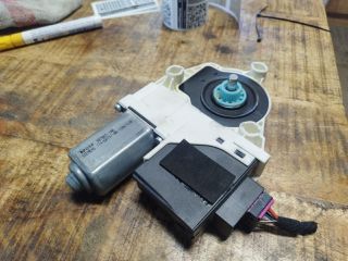 bontott SEAT IBIZA III Jobb első Ablakemelő Motor