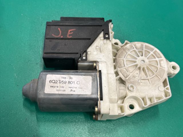 bontott SEAT IBIZA III Jobb első Ablakemelő Motor