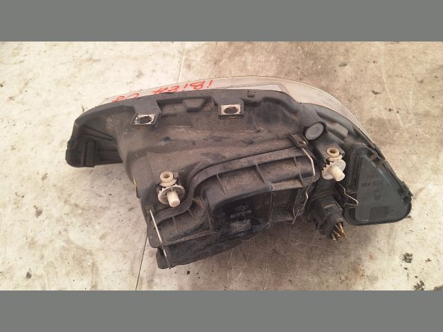 bontott SEAT IBIZA III Jobb Fényszóró