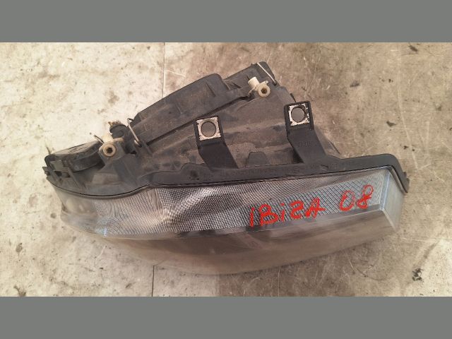 bontott SEAT IBIZA III Jobb Fényszóró