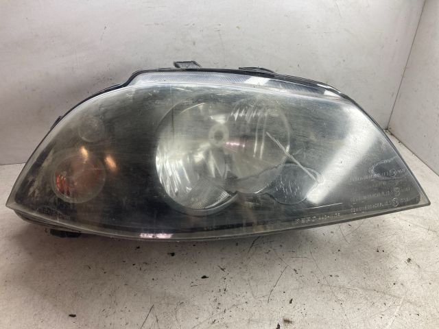 bontott SEAT IBIZA III Jobb Fényszóró