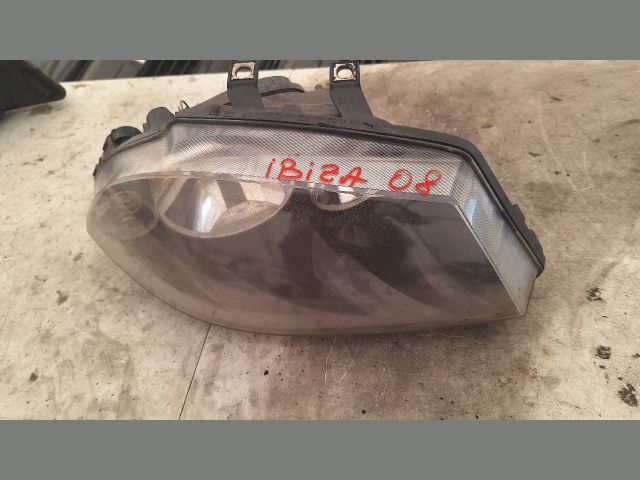 bontott SEAT IBIZA III Jobb Fényszóró