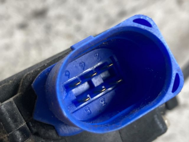 bontott SEAT IBIZA III Jobb hátsó Ajtózár