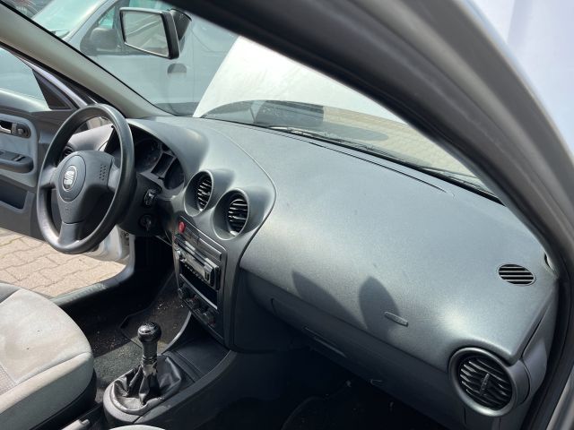 bontott SEAT IBIZA III Jobb hátsó Dobbetét (Kerékjárati, Műanyag)