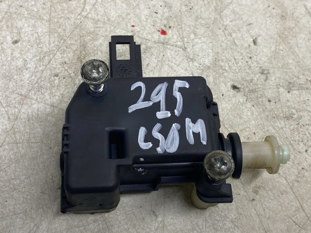 bontott SEAT IBIZA III Központizár Motor Csomagtérajtó